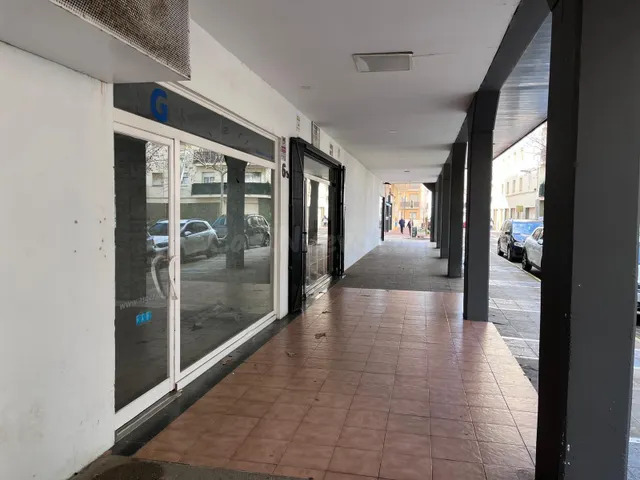 Local comercial diafano, amplio en Palamós, Zona Apart Hotel - foto 3