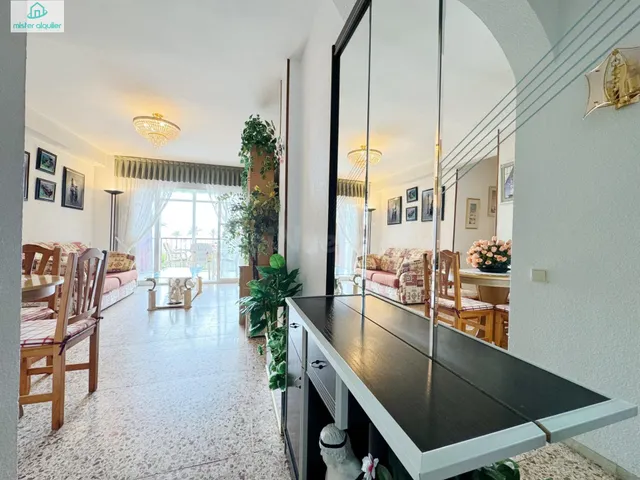 A SOLO UNOS PASOS DE LA PLAYA EN LA AVD. DE NIZA APARTAMENTO - foto 2