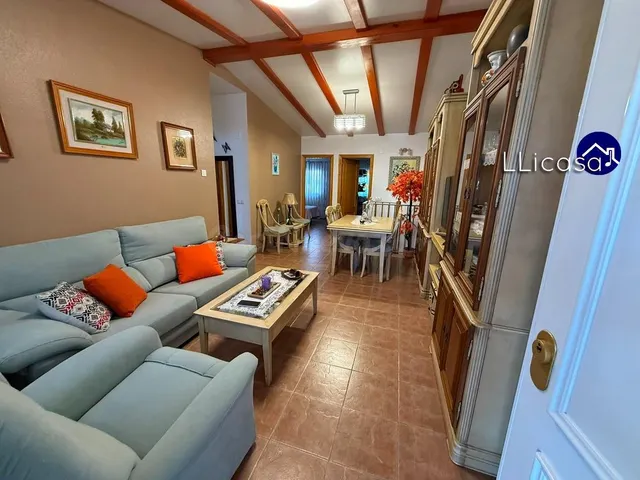 Descubre tu nuevo hogar en la Pobla de Vallbona: un paraíso  - foto 4