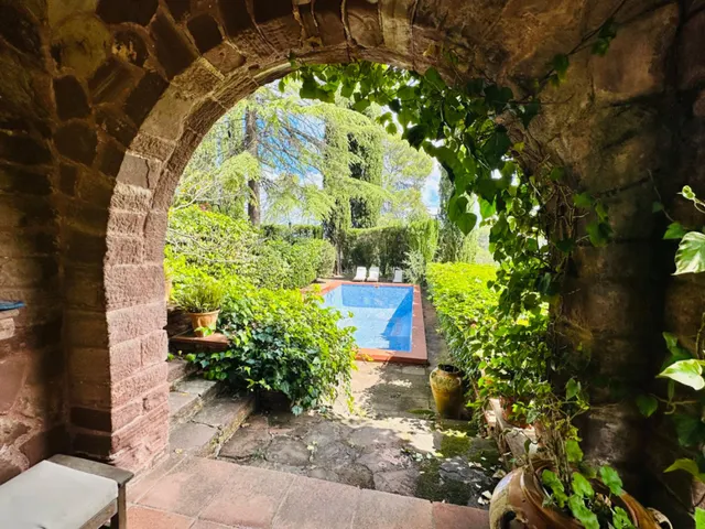 EXCLUSIVA CASA UNIFAMILIAR EN CASTELLVÍ DE ROSANES - GRAN PARCELA, PRIVACIDAD Y ENCANTO NATURAL — 5