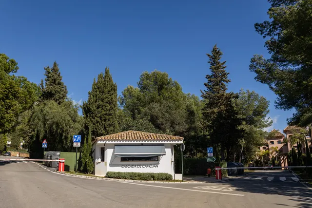 Chalet 6 habitaciones 1000m² en venta - Marbella — 50