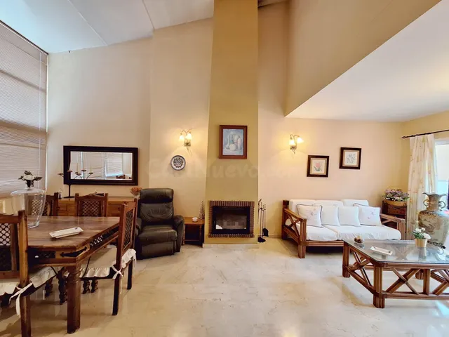 ¡OPORTUNIDAD EN LA NUCIA! Chalet independiente con piscina y - foto 5