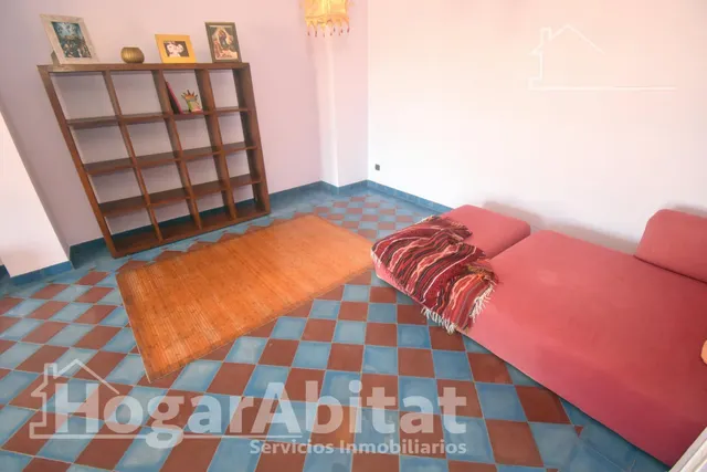 SEMINUEVO, AMPLIO Y CON TERRAZA — 33