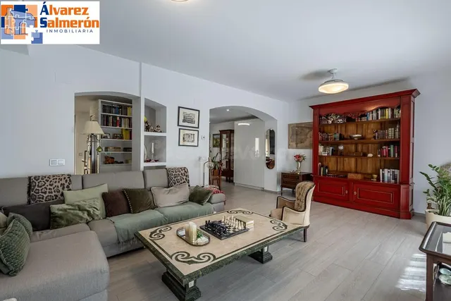 PISO COMPLETAMENTE REFORMADO EN CALLE RECOGIDAS — 5