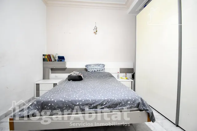 MUY AMPLIO CON 5 DORMITORIOS Y TERRAZA EN CENTRO — 21