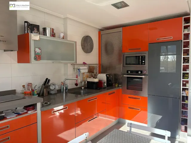 CHALET PAREADO  PRÓXIMO A ESPACIO LEÓN — 9