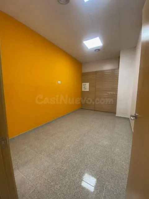 Amplio Local Comercial en la Zona del Rectorat de Lleida - foto 5