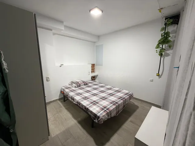 Amplio Piso + Local en Singuerlin, Santa Coloma de Gramanet  - foto 3