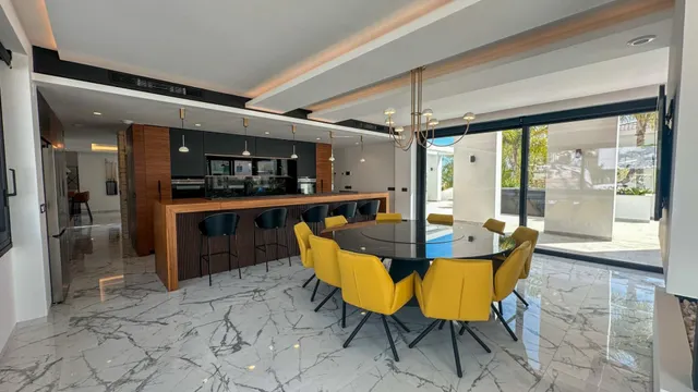 Villa 4 habitaciones 527m² en venta - Villamartin — 49