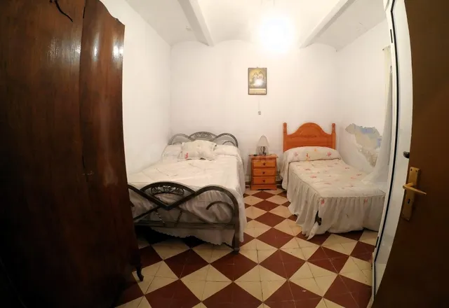 Casa con parcela en Valdeobispo — 4