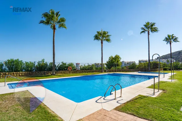 ESPECTACULAR TERRAZA EN ESQUINA Y VISTAS AL MAR EN LA ZENAIDA – RINCÓN DE LA VICTORIA — 41