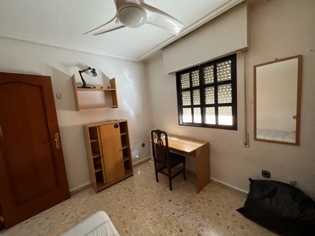 Venta de piso céntrico, 3 dormitorios, 2 baños, zona santa eulalia y universidad — 22