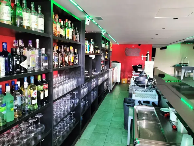 SE VENDE LOCAL COMERCIAL FUNCIONANDO COMO DISCO BAR EN VENTA - foto 4