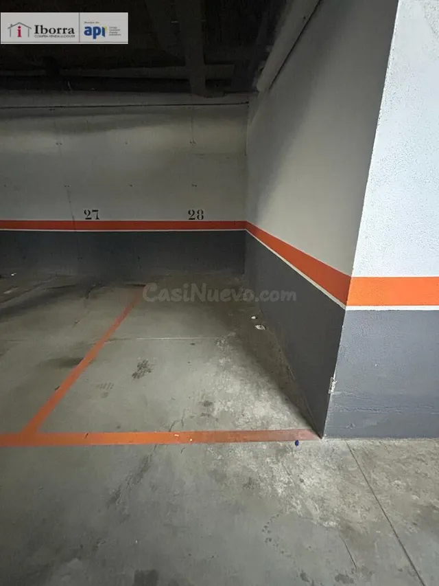 PÀRKING EN CALLE NARCIS OLLER EN EL BARRIO SANT PERE — 2