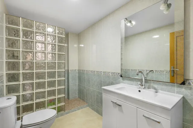 Amplia vivienda de 4 dormitorios en zona céntrica – Calle San Pascual (junto a Calle Orihuela) — 17