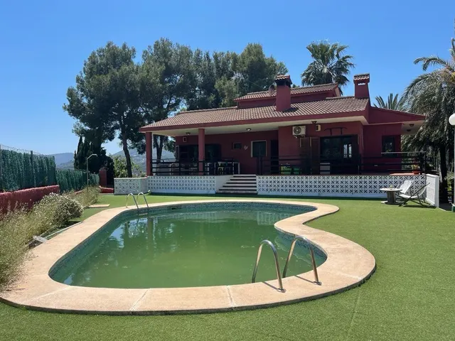 Ref 08595.- chalet muy grande en la calderona - naturaleza y servicios del pueblo. — 46