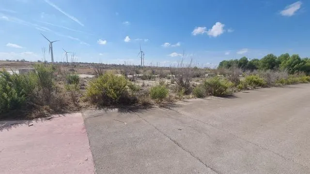 Conjunto de cinco terrenos urbanos en Urb. Alto de La Muela — 11