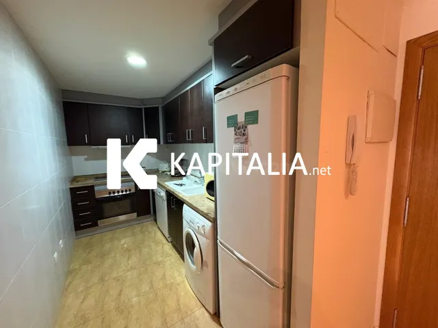 BONITO PISO CON GARAJE Y TRASTERO LISTO PARA ENTRAR A VIVIR  - foto 3