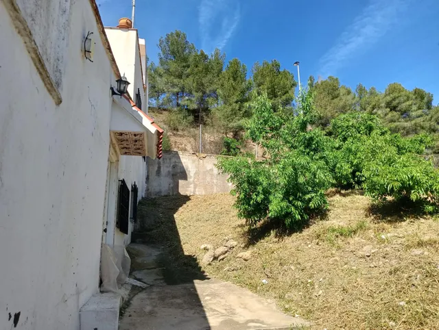 Parcela urbana en el centro de Montroy — 22