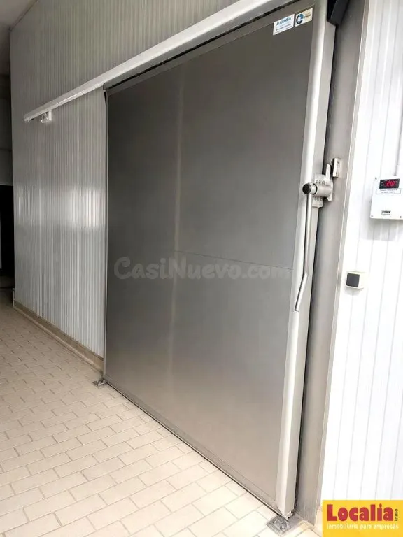 Nave industrial con instalaciones frigorificas Cartes — 12