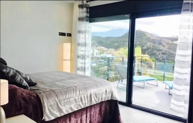 Villa 4 habitaciones 300m² en alquiler - Costa Del Sol — 24