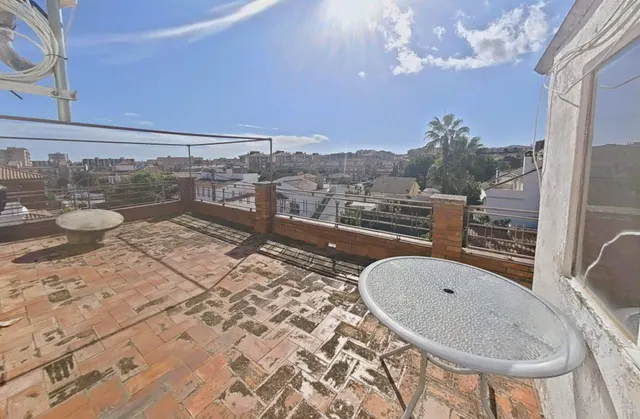 Casa con gran potencial y espacio independiente en albarrosa – Viladecans — 35