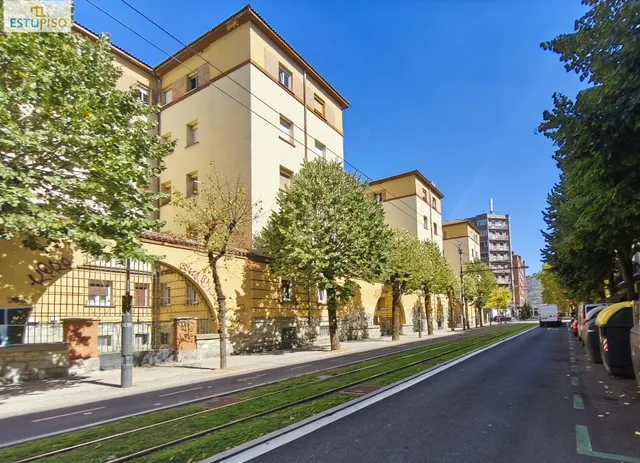 ¿PAGAR ALQUILER O INVERTIR? PISO JUNTO A LAS UNIVERSIDADES--67m2-Amplia Cocina-Salón-2hab-Baño con ducha — 34