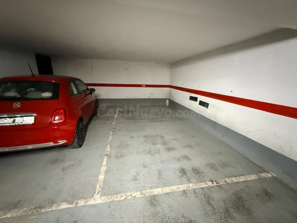 Amplia Plaza de Garaje para coche y moto en Russafa, Valencia