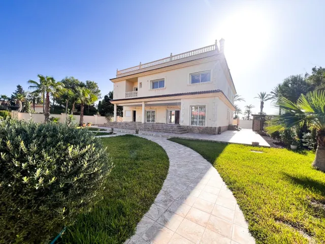 Villa 11 habitaciones 572m² en venta - Cabo Roig