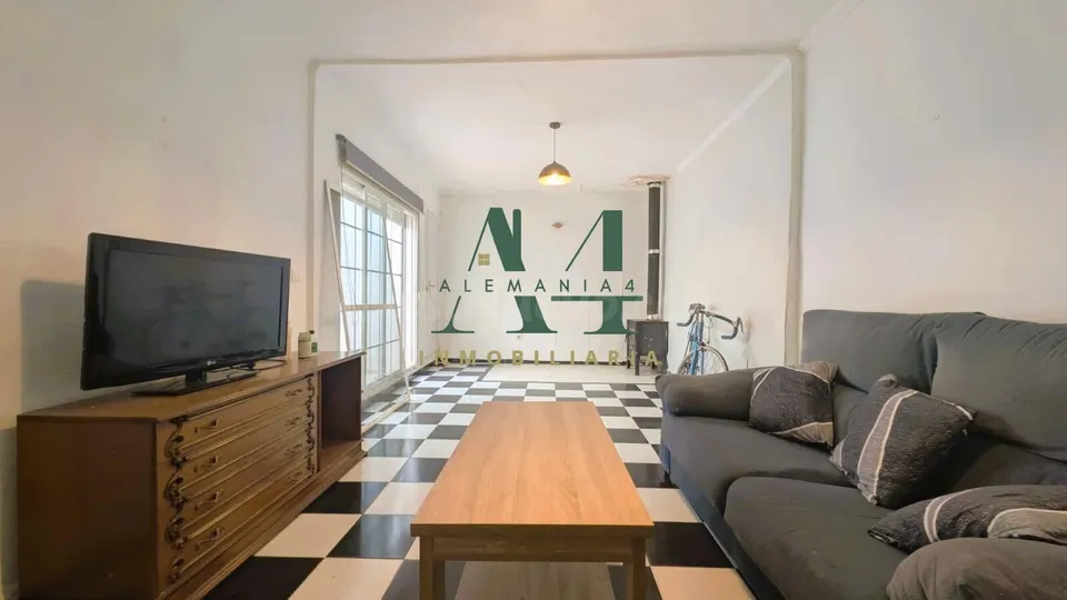 Casa con muchas posibilidades en Aguas Vivas