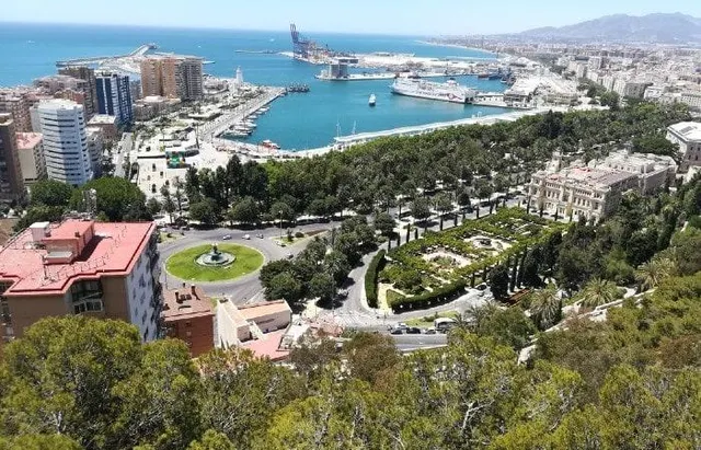 Piso amueblado en alquiler de larga temporada junto a Vialia – Málaga Centro — 18