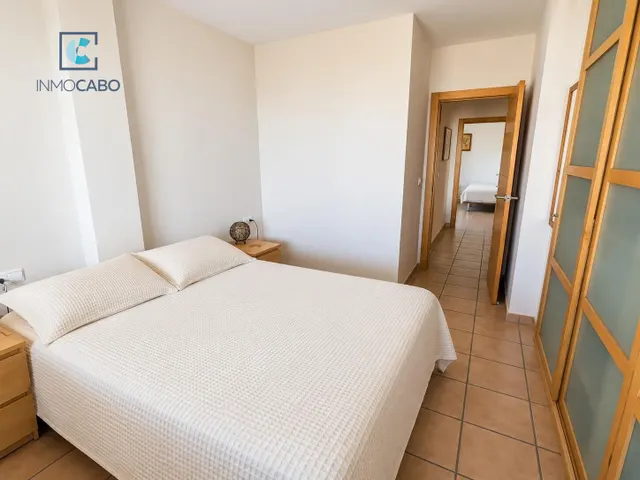 VIVIENDA CON TERRAZA, VISTAS AL MAR Y GARAJE EN LAS ROCALLAS — 18