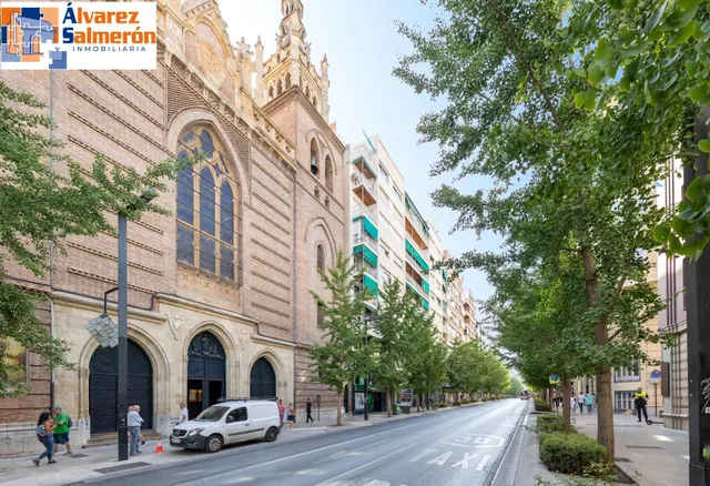 Local 377 m2 en Gran Vía – Centro Granada — 3