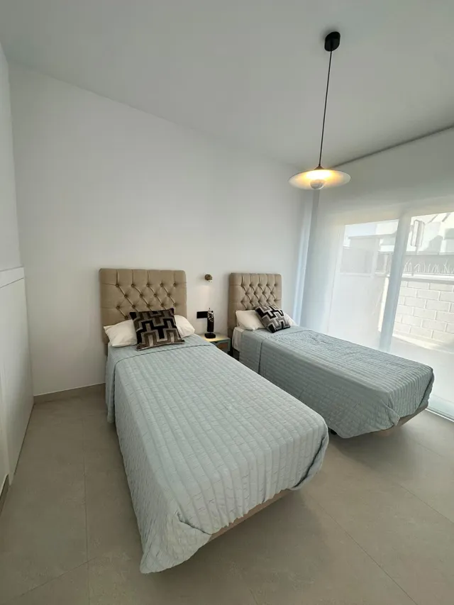 Villa de Lujo de 3Hab 3Bañ + Solarium Grande — 9