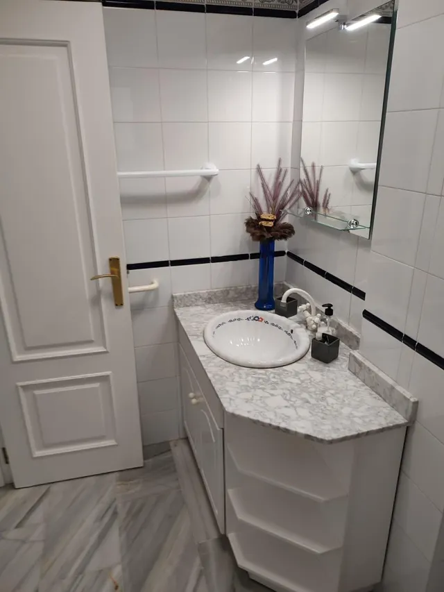 Apartamento de 2 dormitorios con parking a 100 metros de Playa de Los Locos — 7