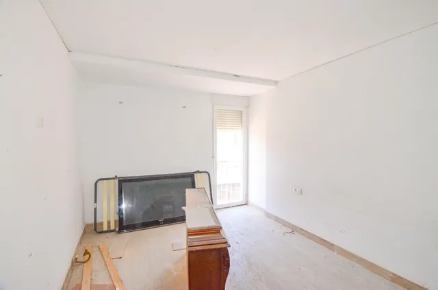 Urbis te ofrece un piso y estudio en venta en zona Salas Bajas, Salamanca. — 13