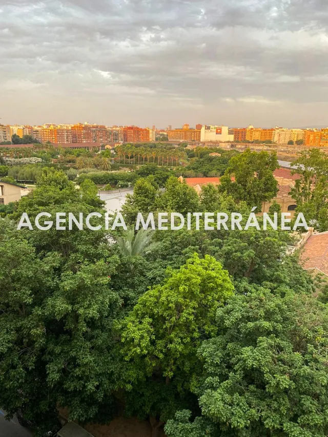 Ático con vistas al Parque Central en el corazón de Ruzafa — 48