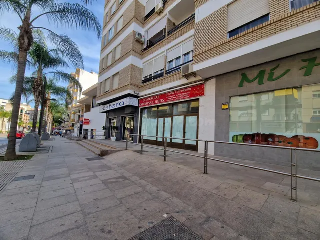 Local en venta y alquiler con opción a compra en Avenida de  - foto 3