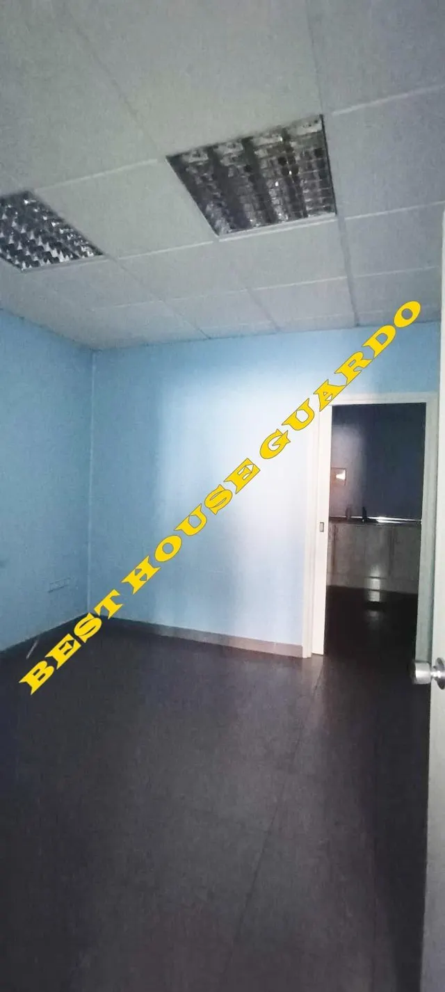 LOCAL COMERCIAL EN GUARDO — 4
