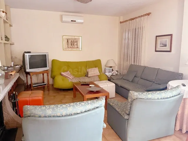 VILLA IMPRESIONANTE PARA VIVIR TODO EL AÑO CON PISCINA INDIV - foto 5