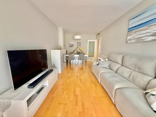 Piso en 1ª línea a 1 min de la playa y 3 min de la estación — 28