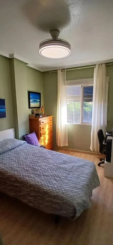 Apartamento céntrico en Torrevieja: 2 hab, 1 baño y solárium — 7