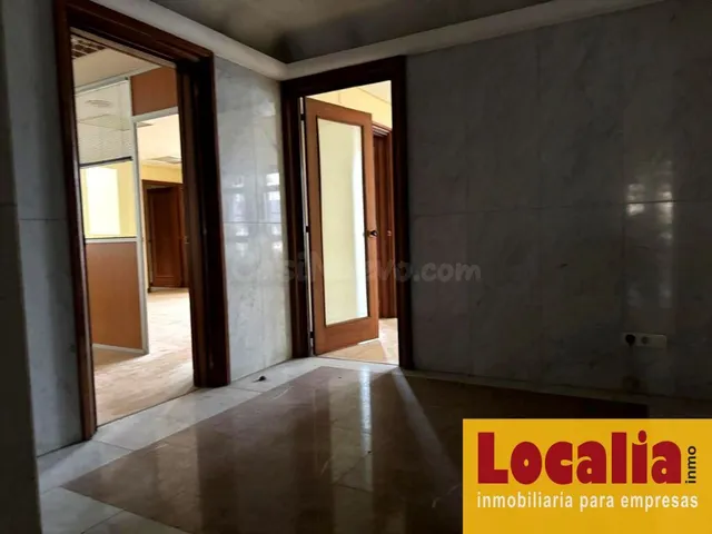Excepcional local para oficinas en Santander. — 13