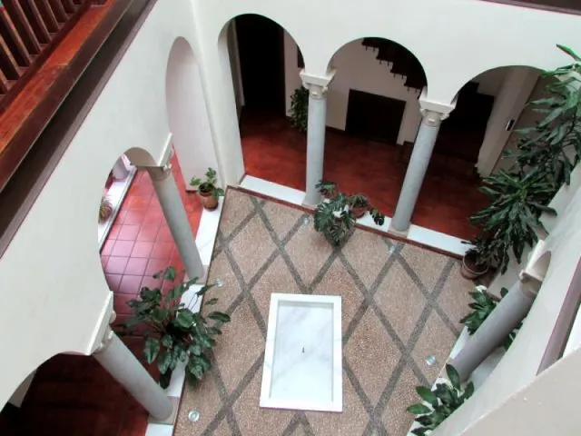 CASA DE LUJO EN PLENO CENTRO DE CÓRDOBA CAPITAL — 20