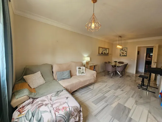 Piso familiar con Garaje, Trastero y Piscina en El Pinillo, a 800 Metros del Mediterráneo — 15