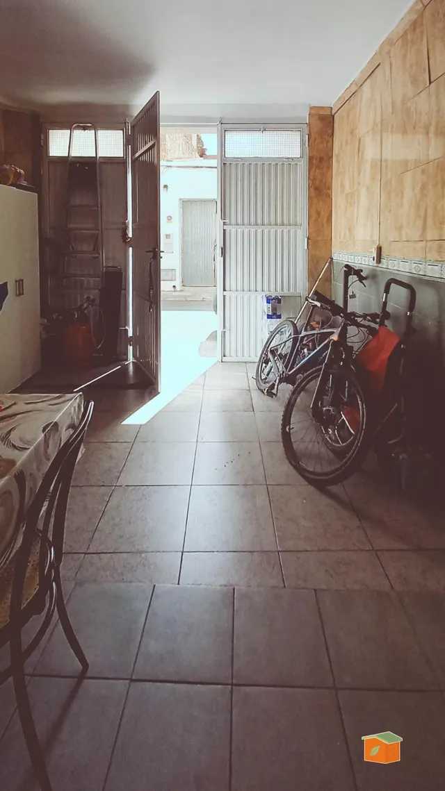 CASA DE CUATRO PLANTAS CON GARAJE Y DOS TERRAZAS EN VENTA EN - foto 2