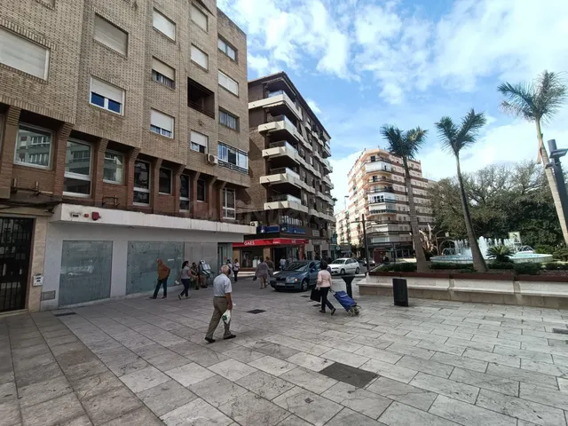 Oficina 6 habitaciones 190m² en alquiler - Vélez Málaga — 2