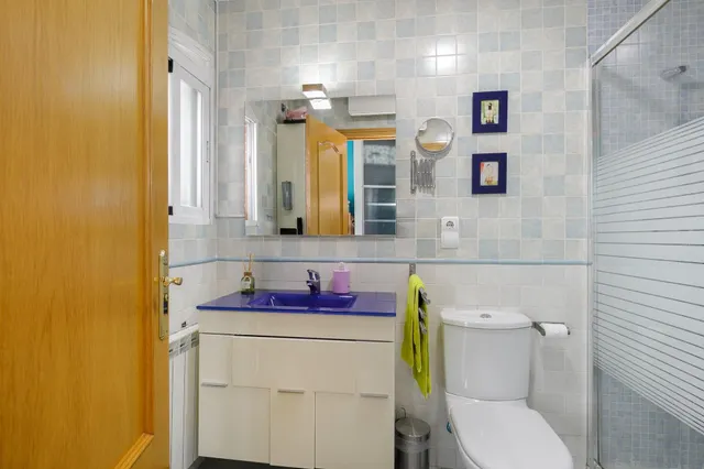 ¡Tu nuevo hogar te espera en Churriana de la Vega! Casa adosada con patio, garaje y futura parada de metro a pocos pasos. — 18