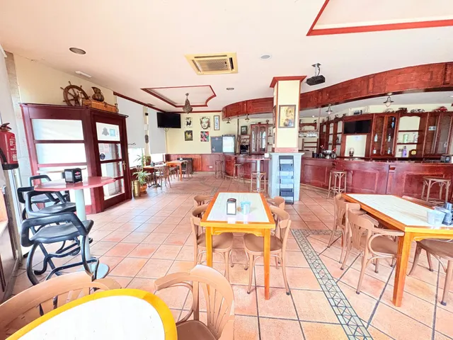 LOCAL TOTALMENTE ACONDICIONADO - LISTO PARA FUNCIONAR con po - foto 4