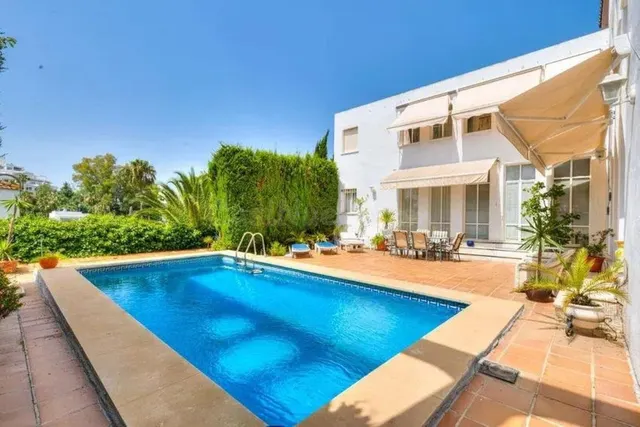 Chalet 5 habitaciones 339m² en venta - Marbella
